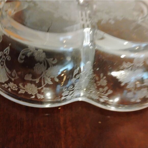 Vintage Duncan Miller Three Section Crystal Etched Candy Dish - Picture 6 of 12